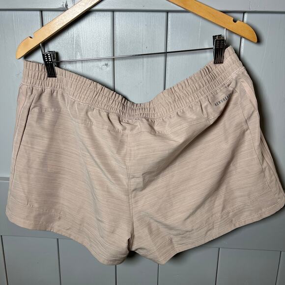 Adidas Women's Athletic All‎ Purpose Shorts Beige Size XL NEW - Picture 5 of 7